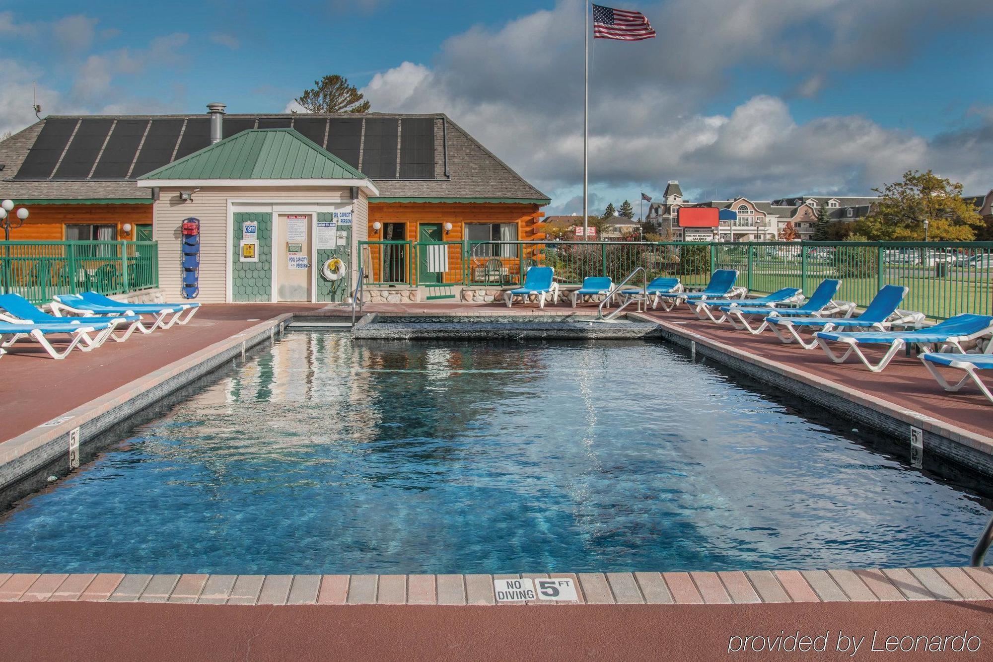 Econo Lodge Bayview マッキノー・シティ エクステリア 写真