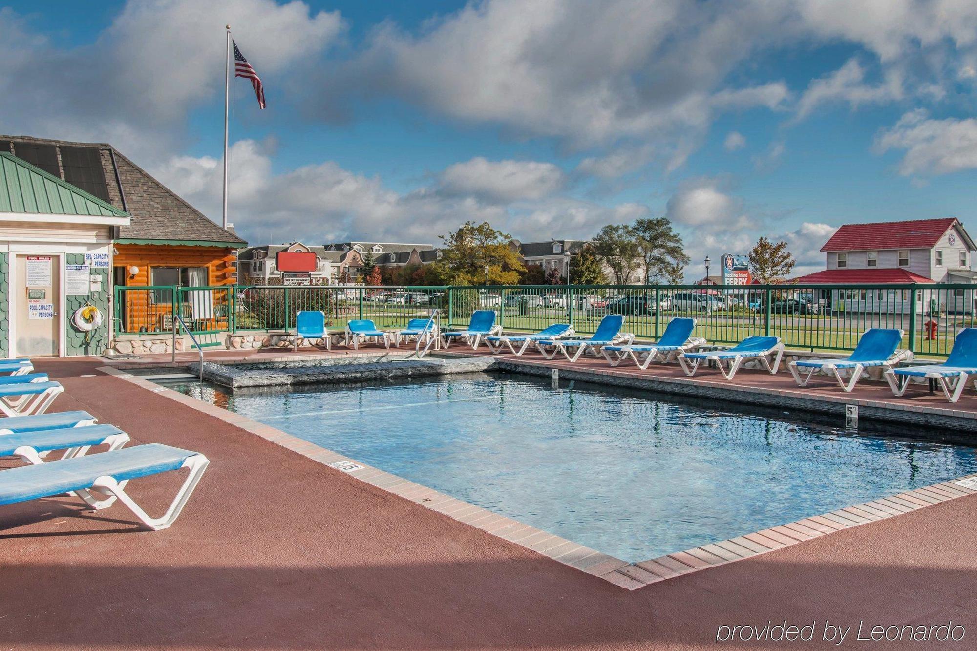 Econo Lodge Bayview マッキノー・シティ エクステリア 写真
