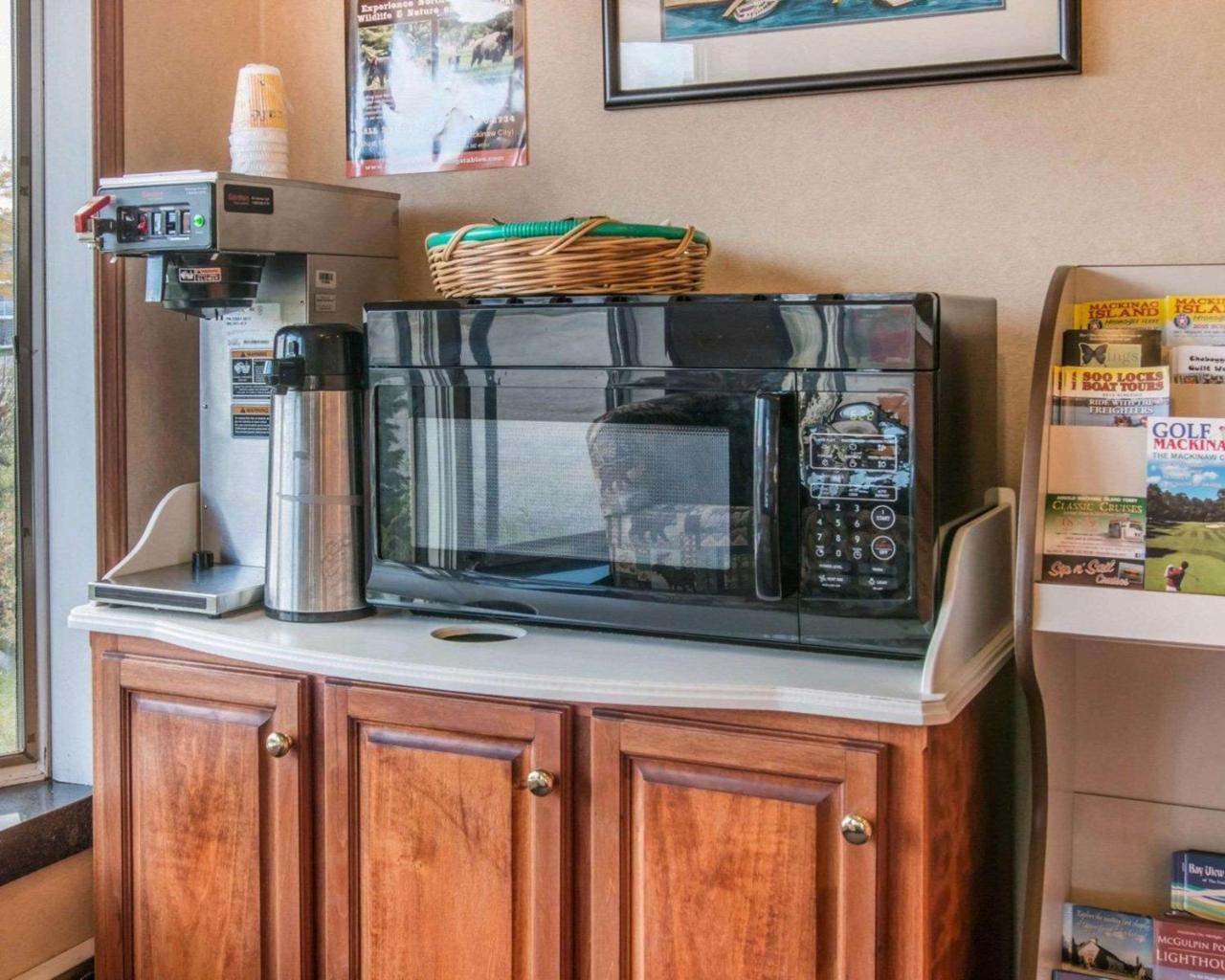 Econo Lodge Bayview マッキノー・シティ エクステリア 写真