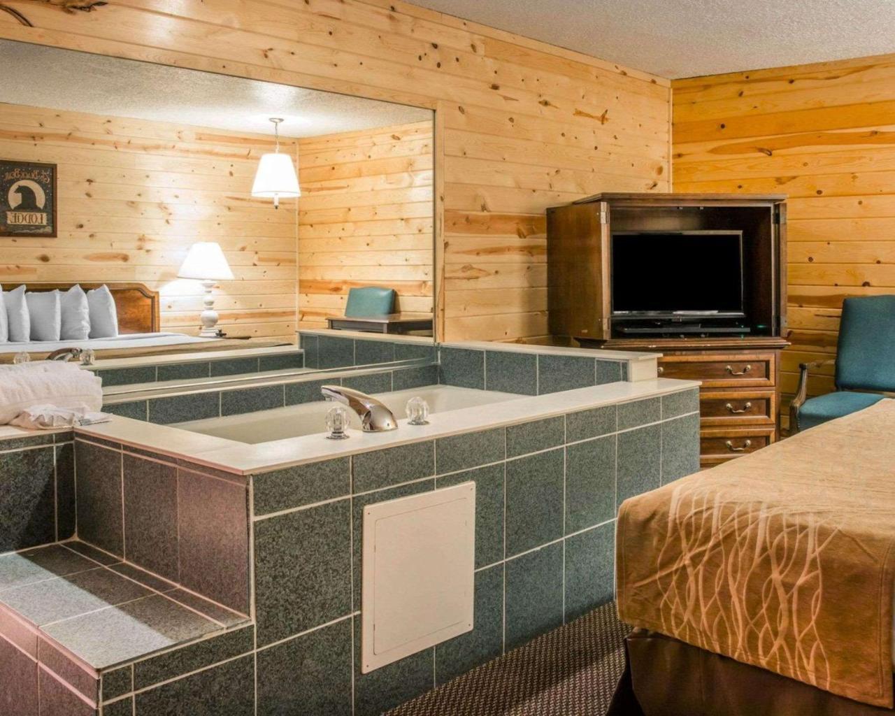 Econo Lodge Bayview マッキノー・シティ エクステリア 写真