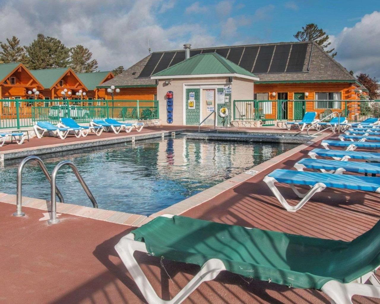Econo Lodge Bayview マッキノー・シティ エクステリア 写真