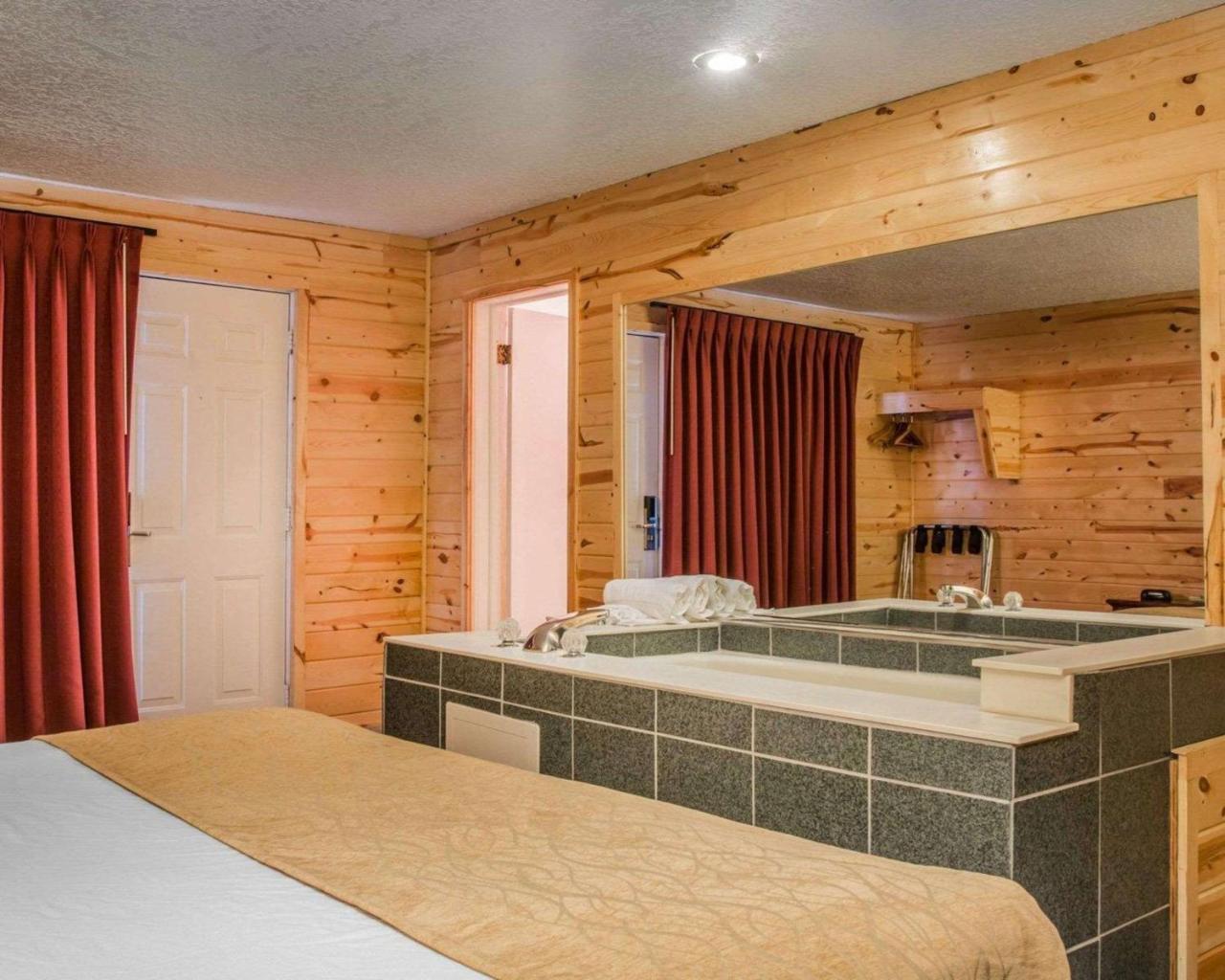 Econo Lodge Bayview マッキノー・シティ エクステリア 写真