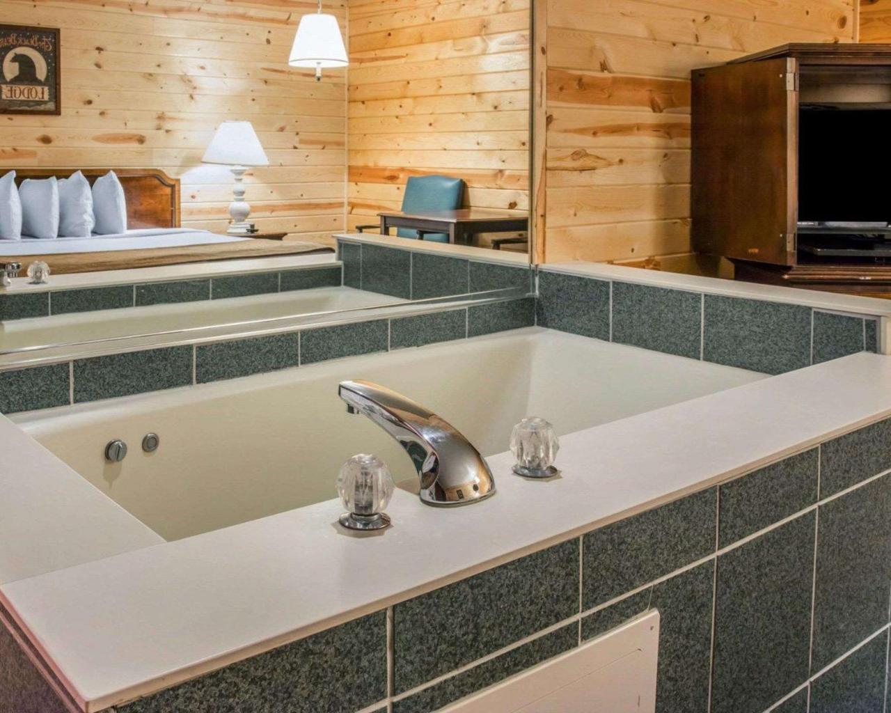 Econo Lodge Bayview マッキノー・シティ エクステリア 写真